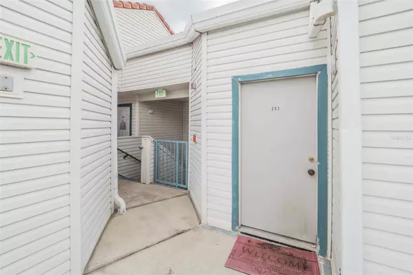 2572 WOODGATE BLVD #203, Orlando, FL 32822