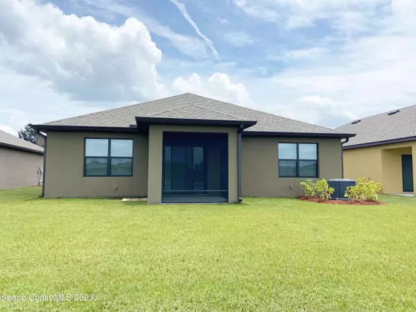 470 Old Country Road SE, Palm Bay, FL 32909