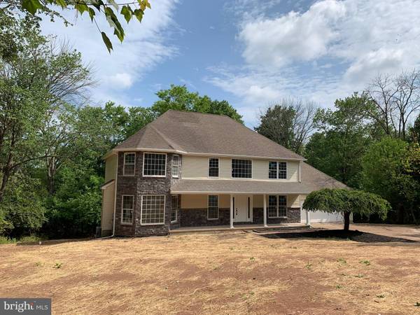 201 N TOWNSHIP LINE RD, Schwenksville, PA 19473