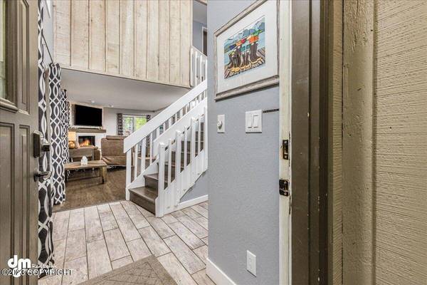 664 Highlander CIR, Anchorage, AK 99518