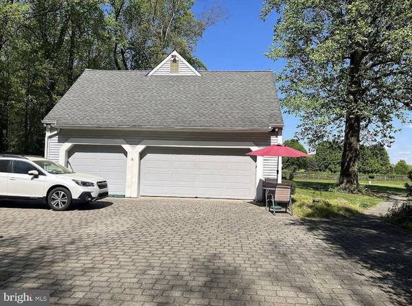 11 LAYTON RD, Pilesgrove, NJ 08098