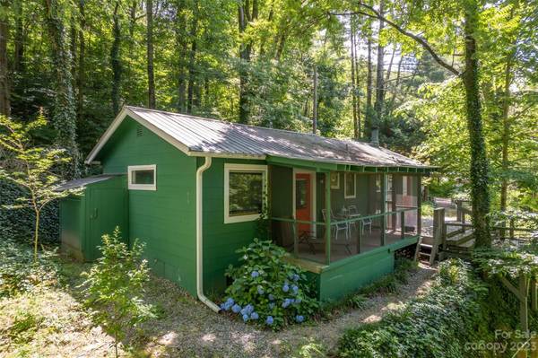 55 Riverby LN, Tryon, NC 28782