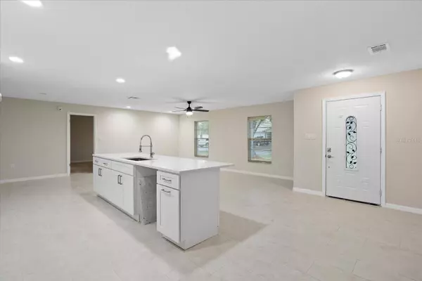 8566 SHADY GLEN DR, Orlando, FL 32819