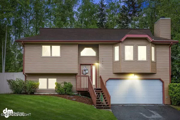 9237 W Parkview Terrace LOOP, Eagle River, AK 99577