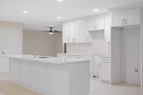 8566 SHADY GLEN DR, Orlando, FL 32819