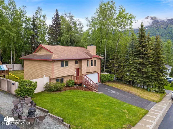 9237 W Parkview Terrace LOOP, Eagle River, AK 99577