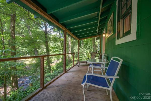 55 Riverby LN, Tryon, NC 28782