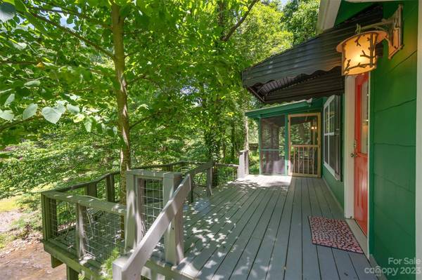 55 Riverby LN, Tryon, NC 28782