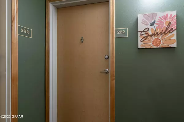 4600 WASHINGTON Street S ##222, Grand Forks, ND 58201