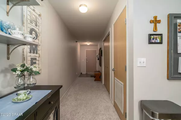 4600 WASHINGTON Street S ##222, Grand Forks, ND 58201