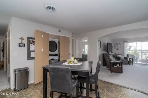 4600 WASHINGTON Street S ##222, Grand Forks, ND 58201