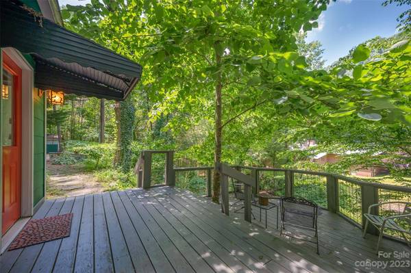 55 Riverby LN, Tryon, NC 28782