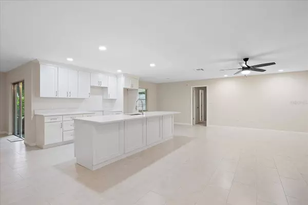 8566 SHADY GLEN DR, Orlando, FL 32819