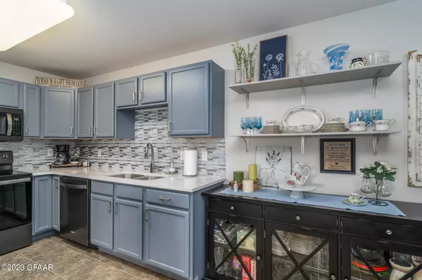 4600 WASHINGTON Street S ##222, Grand Forks, ND 58201