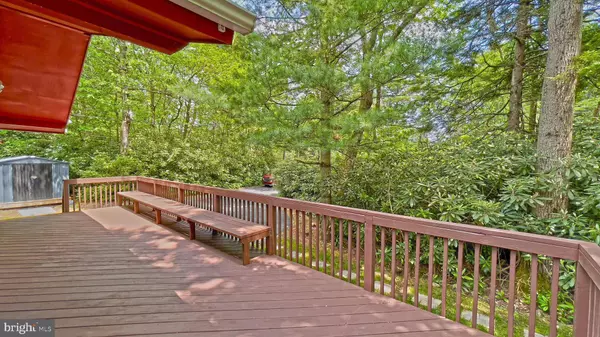 1249 HUNTER LN, Long Pond, PA 18334