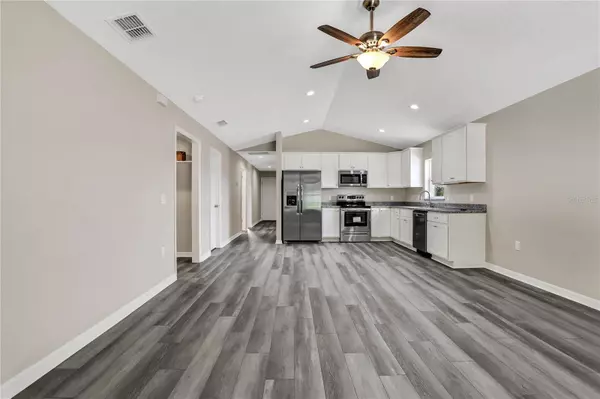 123 WOODLAND DR, Winter Haven, FL 33881