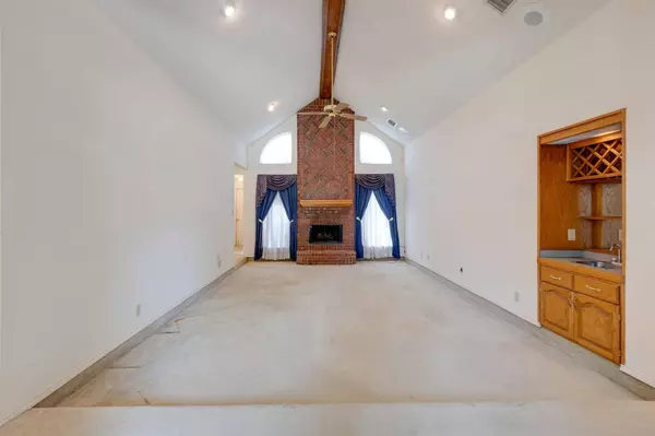 6018 Hawkeye Road, Rowlett, TX 75089