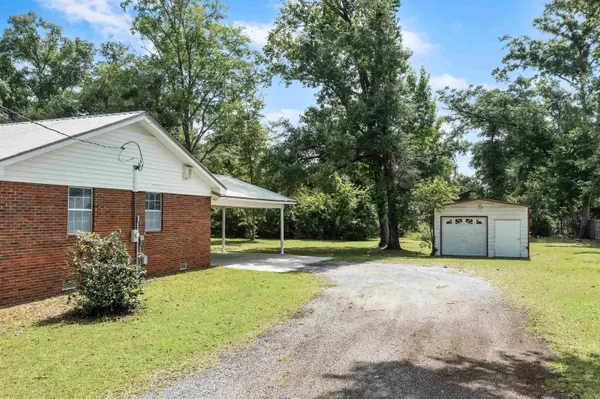 10966 NW Melinda Drive, Bristol, FL 32321