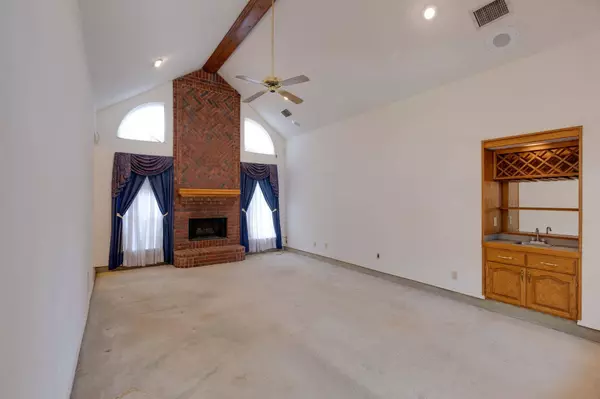 6018 Hawkeye Road, Rowlett, TX 75089