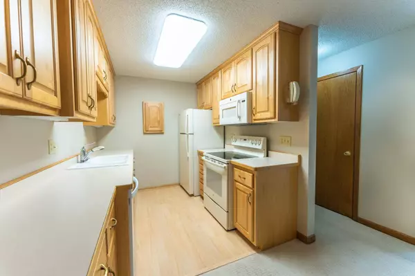 2720 Dale ST N #C208, Roseville, MN 55113