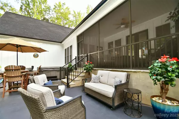 518 Maynard Farm RD, Stanley, NC 28120