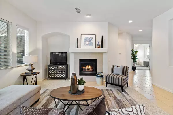 9408 Century Oaks LN, Elk Grove, CA 95758