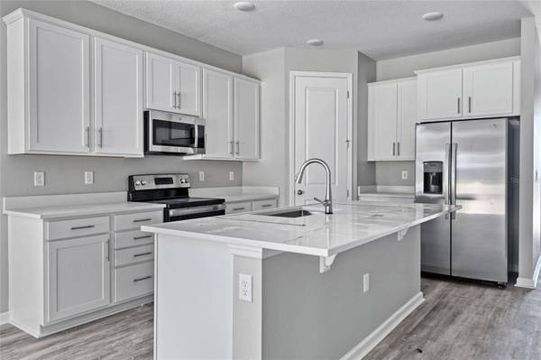 225 HILLTOP BLOOM LOOP, Haines City, FL 33844