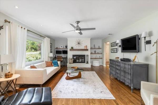 12 Dogwood Cir, Montville Twp., NJ 07058