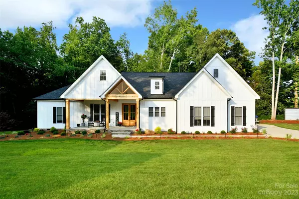 518 Maynard Farm RD, Stanley, NC 28120