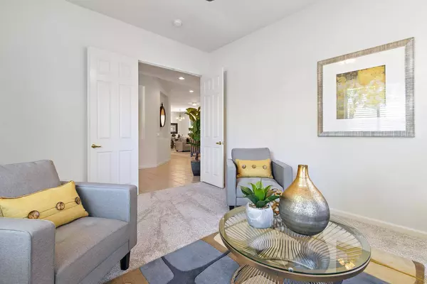 9408 Century Oaks LN, Elk Grove, CA 95758