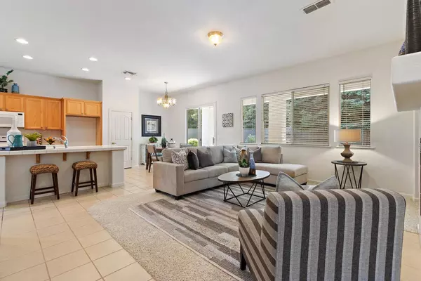 9408 Century Oaks LN, Elk Grove, CA 95758