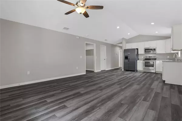 117 WOODLAND DR, Winter Haven, FL 33881