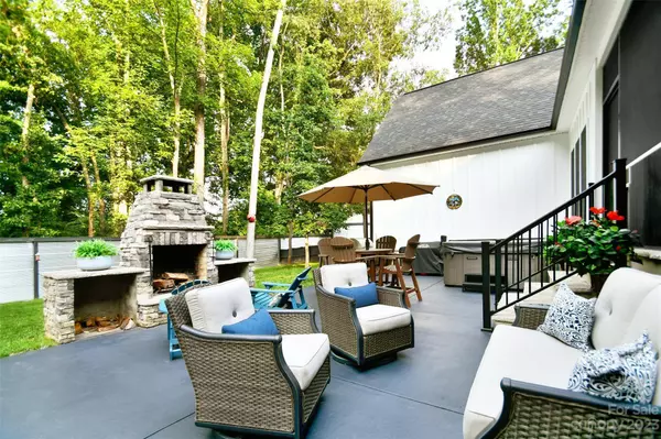 518 Maynard Farm RD, Stanley, NC 28120