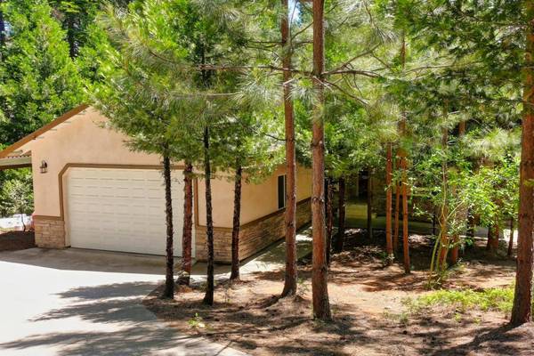 3256 York CT, Pollock Pines, CA 95726