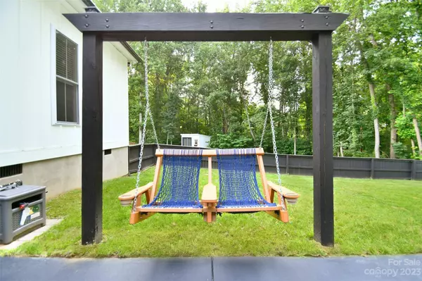 518 Maynard Farm RD, Stanley, NC 28120