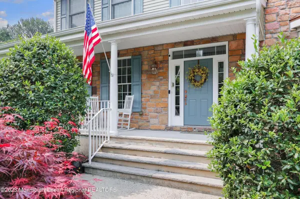 16 Winding Woods Way, Freehold, NJ 07728