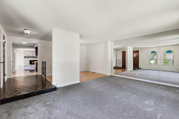 7040 Warbler WAY, Sacramento, CA 95831