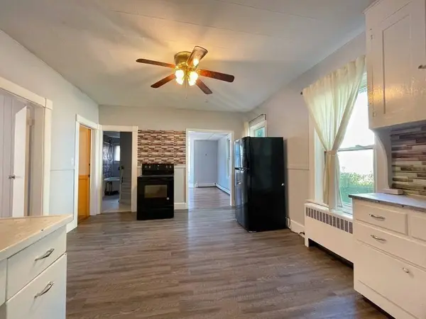 14 Greenwood St, Gardner, MA 01440