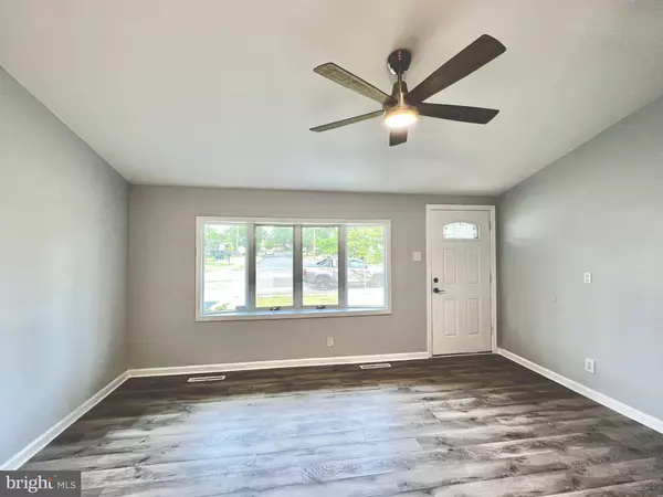 620 WINDSOR AVE, Maple Shade, NJ 08052