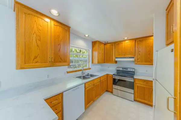 1281 Munson Dr, Ashland, OR 97520