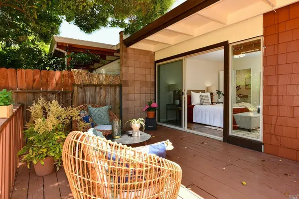 3142 Valley Green LN, Napa, CA 94558