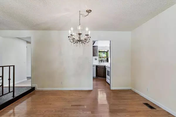 7040 Warbler WAY, Sacramento, CA 95831