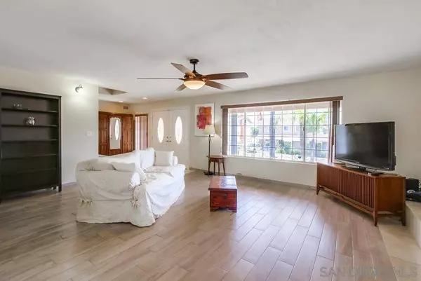 5954 Broadmoor Dr, La Mesa, CA 91942