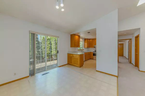 1281 Munson Dr, Ashland, OR 97520