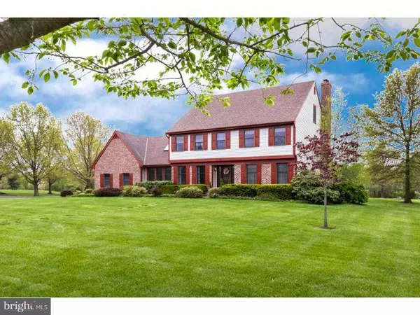 6 HUNTERS LN, Southampton, NJ 08088