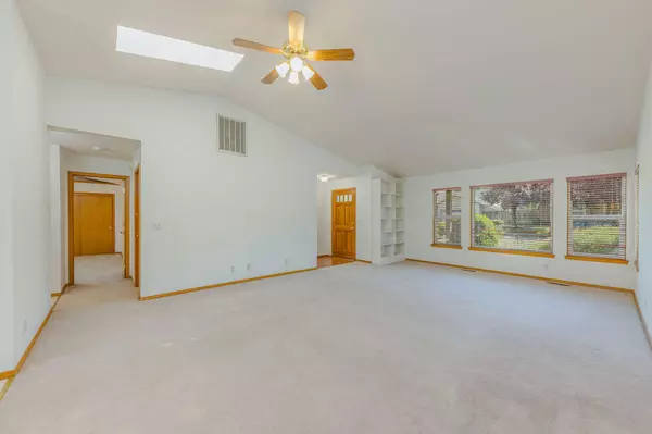 1281 Munson Dr, Ashland, OR 97520