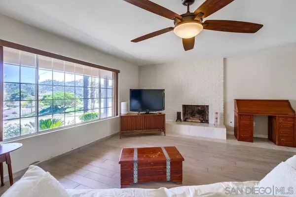 5954 Broadmoor Dr, La Mesa, CA 91942