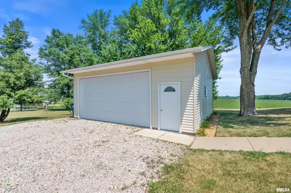 301 N 1ST ST, Long Grove, IA 52765