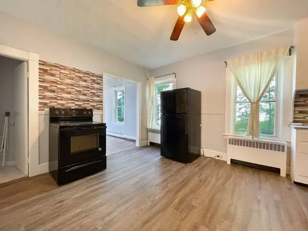 14 Greenwood St, Gardner, MA 01440