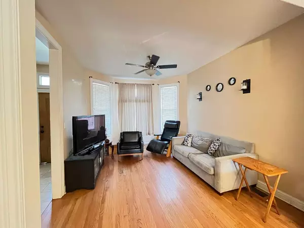 1620 N Hamlin N Avenue, Chicago, IL 60647